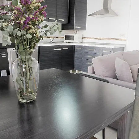 Sunny In The Historic Centre- Private Parking Appartement *